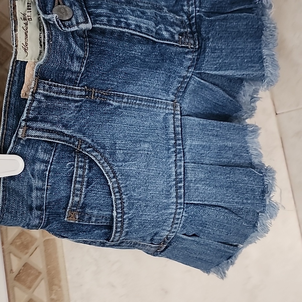 💙 ABERCROMBIE Ruffle Denim Mini Skirt 💙 - Picture 2 of 11